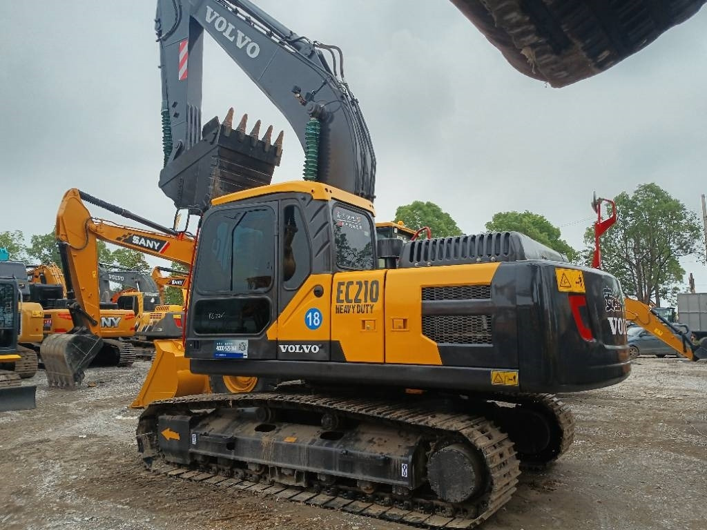 Volvo EC 210 - Pelle sur chenille: photos 2 Volvo EC 210 - Pelle sur chenille: photos 2