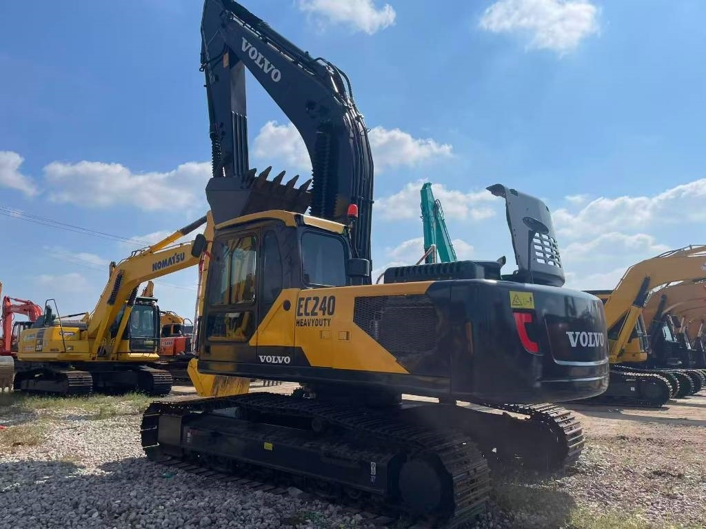 Volvo EC 240 - Pelle sur chenille: photos 2 Volvo EC 240 - Pelle sur chenille: photos 2