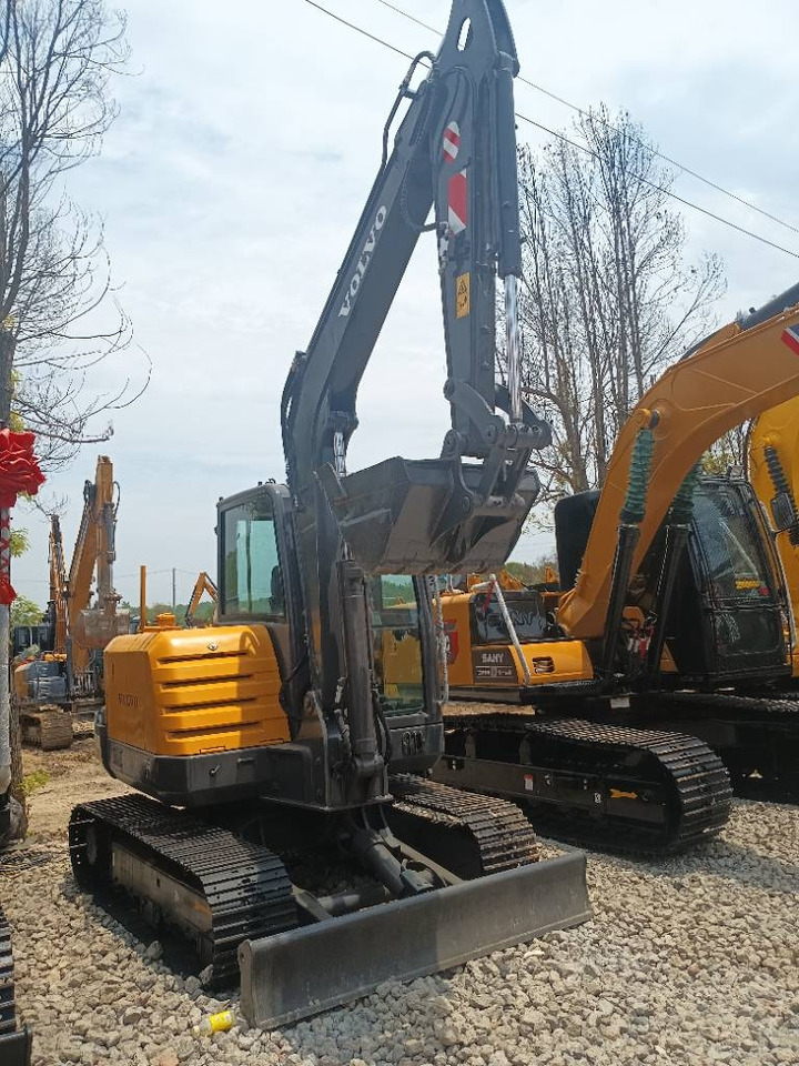 Volvo EC 60 - Pelle sur chenille: photos 1 Volvo EC 60 - Pelle sur chenille: photos 1