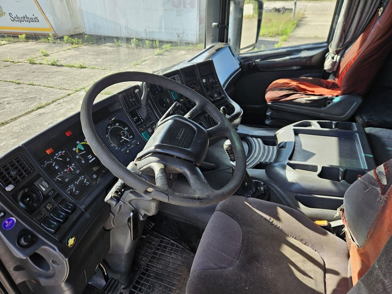 Scania 124L400 6x2 - manual pump and injectors - manual g earbox - airco - Tracteur routier: photos 5 Scania 124L400 6x2 - manual pump and injectors - manual g earbox - airco - Tracteur routier: photos 5
