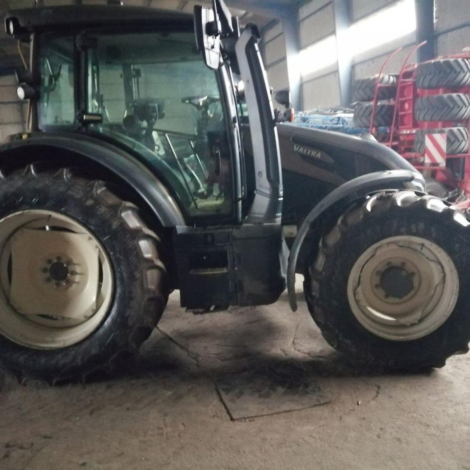 Valtra G, 135, Versu - Tracteur agricole: photos 1 Valtra G, 135, Versu - Tracteur agricole: photos 1