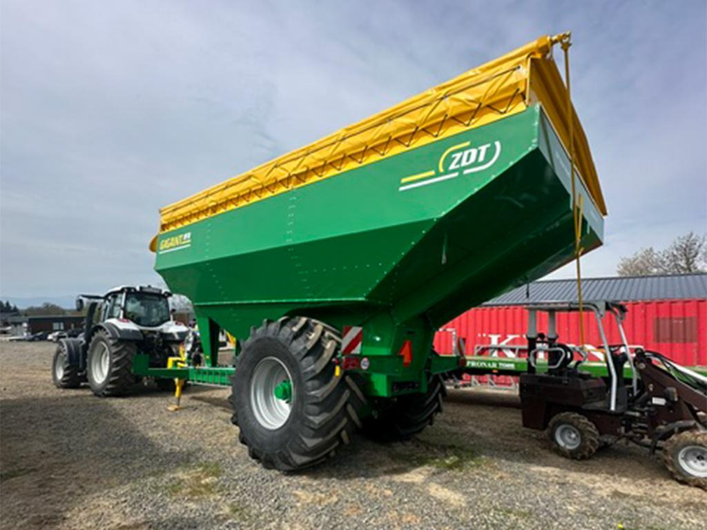 ZDT GIGANT, NP 30, Prekladací voz - Remorque agricole: photos 1 ZDT GIGANT, NP 30, Prekladací voz - Remorque agricole: photos 1