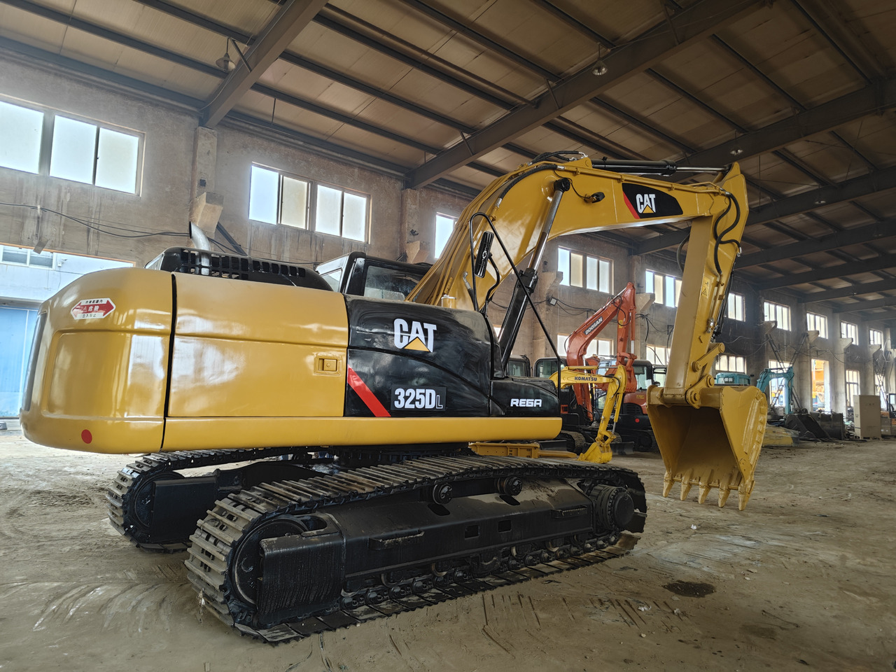 CATERPILLAR 325D - Grue mobile: photos 4 CATERPILLAR 325D - Grue mobile: photos 4