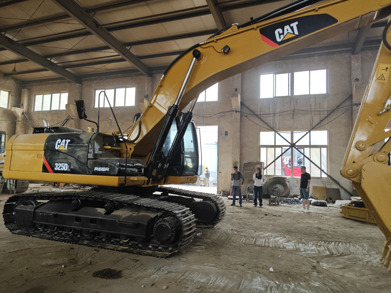 CATERPILLAR 325D - Grue mobile: photos 5 CATERPILLAR 325D - Grue mobile: photos 5