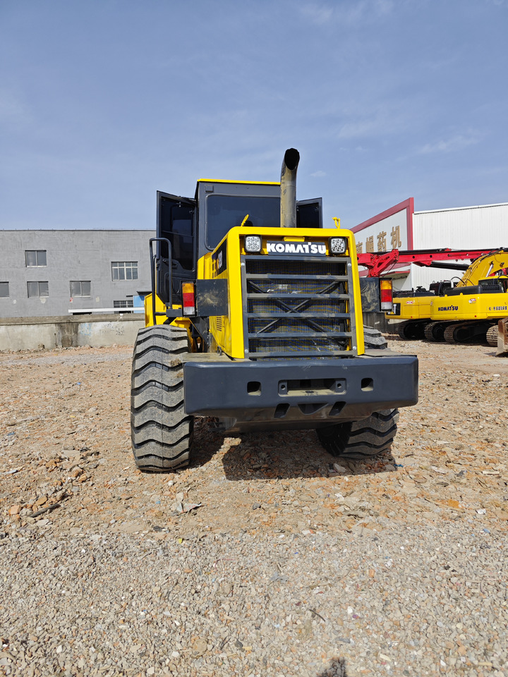KOMATSU WA380 - Chargeuse sur pneus: photos 5 KOMATSU WA380 - Chargeuse sur pneus: photos 5