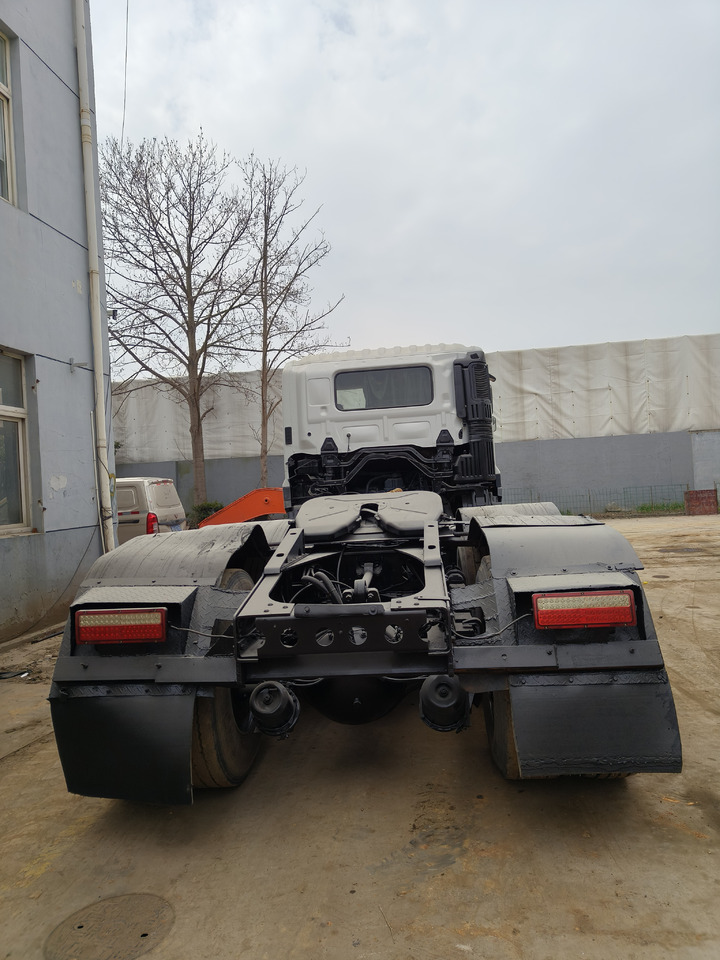 Hino 700 tractor - Tracteur routier: photos 5 Hino 700 tractor - Tracteur routier: photos 5