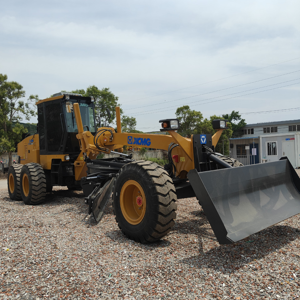 XCMG GR215 GR2153 Motor Grader with Blade - Niveleuse: photos 3 XCMG GR215 GR2153 Motor Grader with Blade - Niveleuse: photos 3