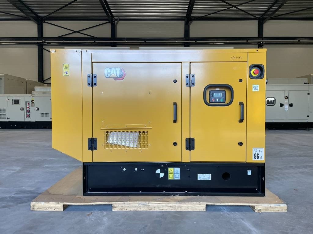 CAT DE22E3 - 22 kVA Generator - DPX-18003 - Groupe électrogène: photos 1 CAT DE22E3 - 22 kVA Generator - DPX-18003 - Groupe électrogène: photos 1