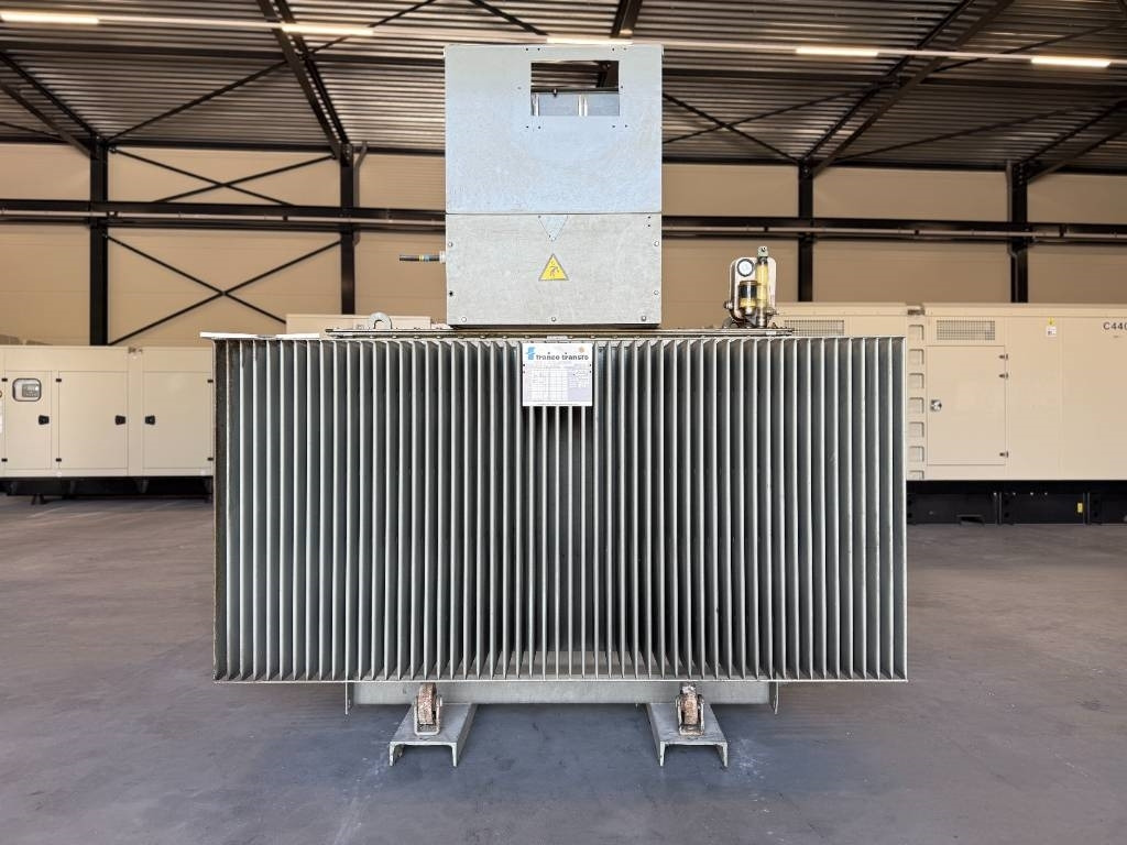 Merlin Gerin France Transfo DYN11 OIL 1600 kVA 380V/16kV - Matériel de chantier: photos 1 Merlin Gerin France Transfo DYN11 OIL 1600 kVA 380V/16kV - Matériel de chantier: photos 1
