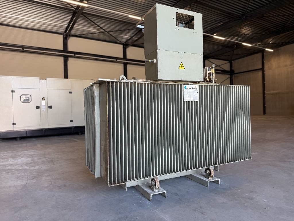 Merlin Gerin France Transfo DYN11 OIL 1600 kVA 380V/16kV - Matériel de chantier: photos 2 Merlin Gerin France Transfo DYN11 OIL 1600 kVA 380V/16kV - Matériel de chantier: photos 2