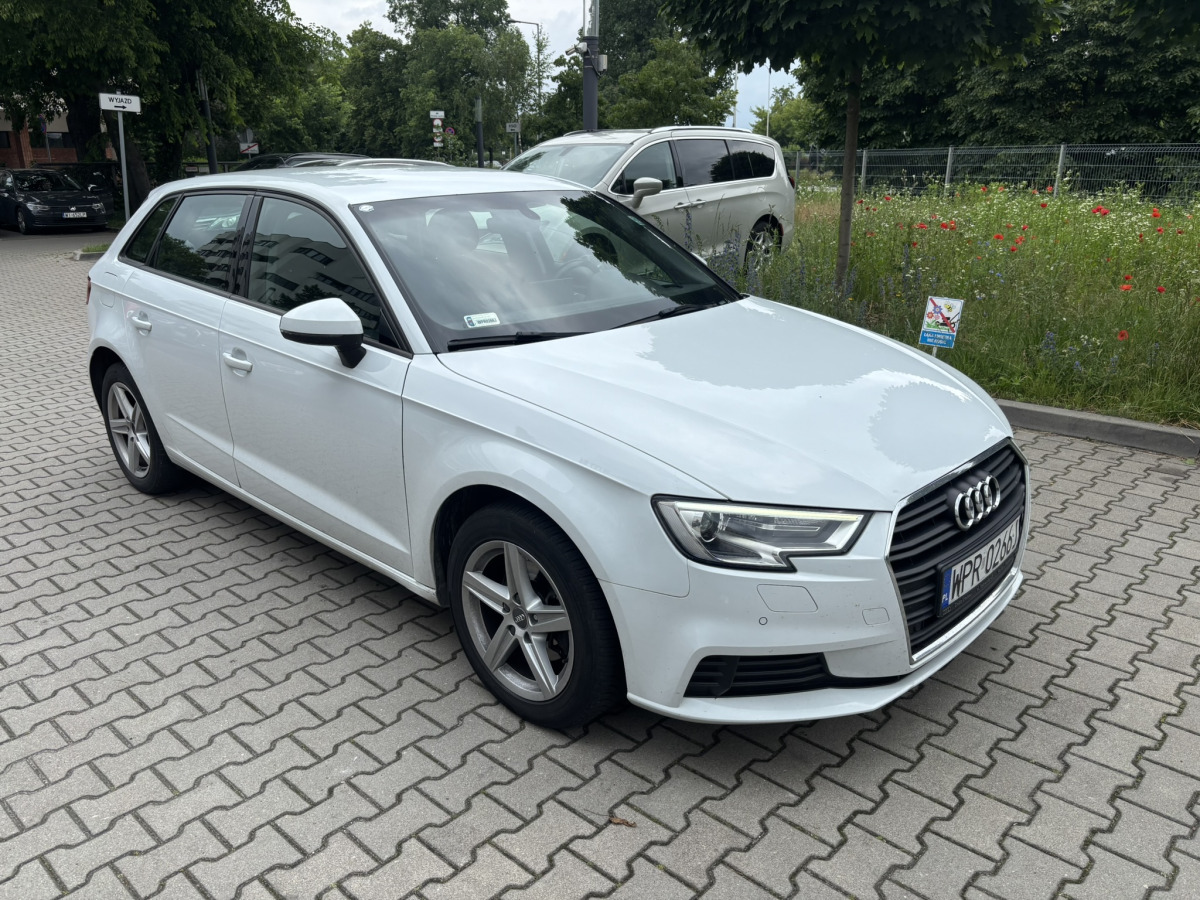 AUDI A3 HATCHBACK - Voiture à hayon: photos 1 AUDI A3 HATCHBACK - Voiture à hayon: photos 1