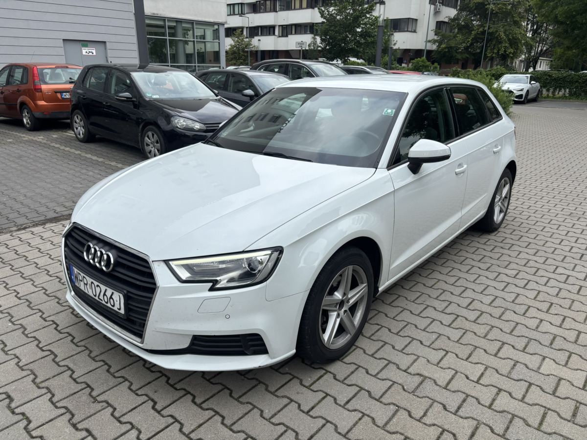 AUDI A3 HATCHBACK - Voiture à hayon: photos 2 AUDI A3 HATCHBACK - Voiture à hayon: photos 2