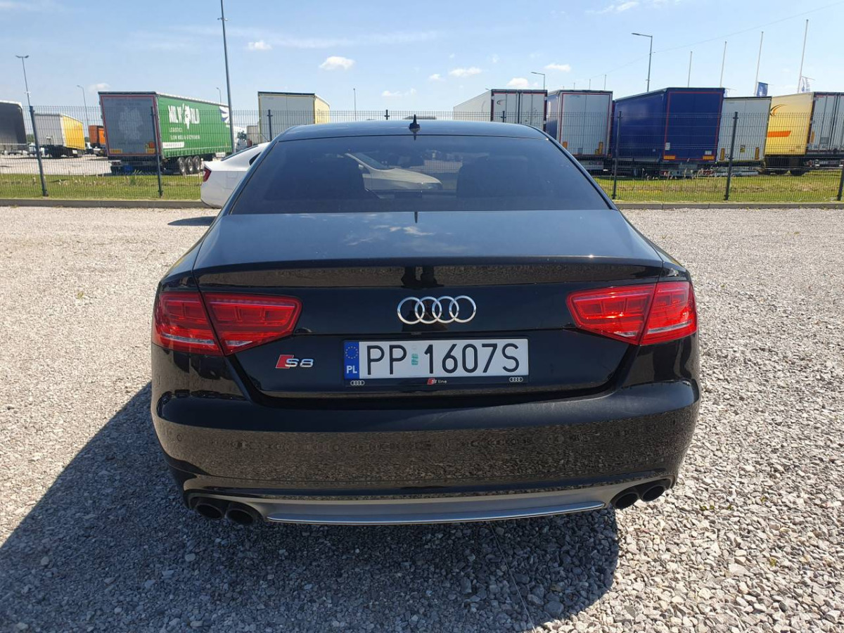 AUDI S8 SEDAN - Berline: photos 5 AUDI S8 SEDAN - Berline: photos 5