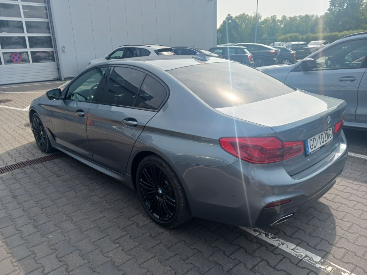 BMW 530E IPERFORMANCE SEDAN - Berline: photos 4 BMW 530E IPERFORMANCE SEDAN - Berline: photos 4