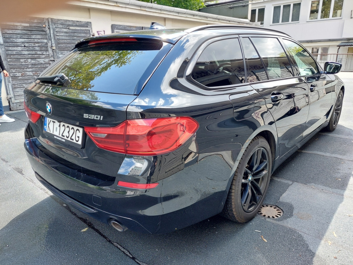 BMW 530I XDRIVE KOMBI - Voiture: photos 3 BMW 530I XDRIVE KOMBI - Voiture: photos 3
