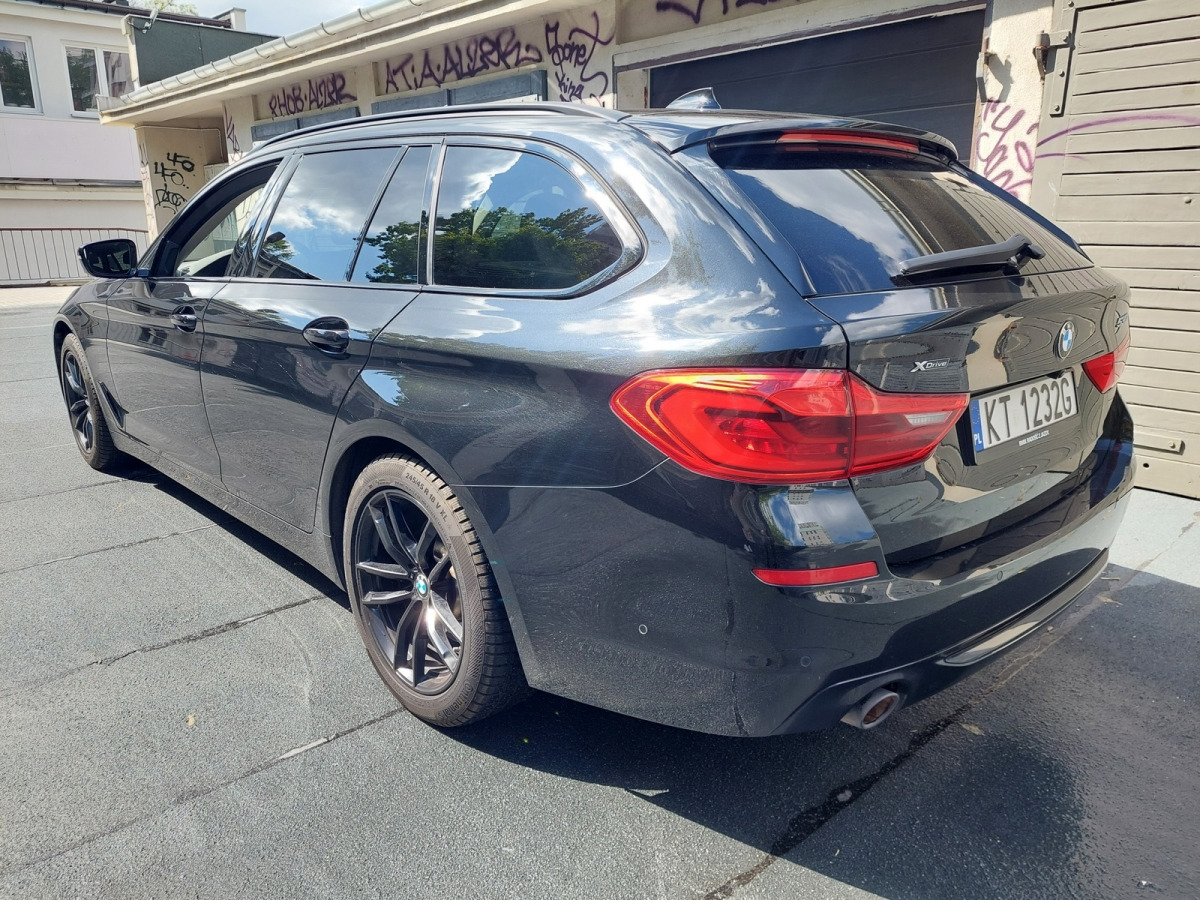 BMW 530I XDRIVE KOMBI - Voiture: photos 4 BMW 530I XDRIVE KOMBI - Voiture: photos 4