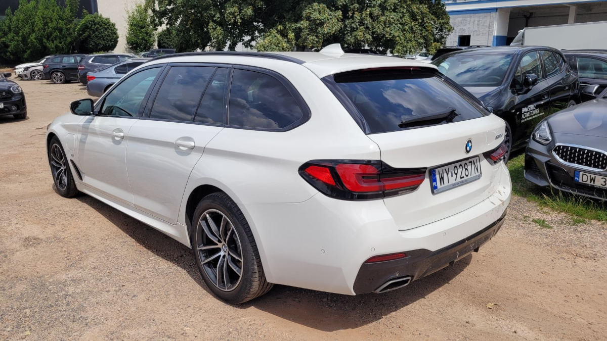 BMW 530e xDrive M Sport KOMBI - Voiture: photos 3 BMW 530e xDrive M Sport KOMBI - Voiture: photos 3