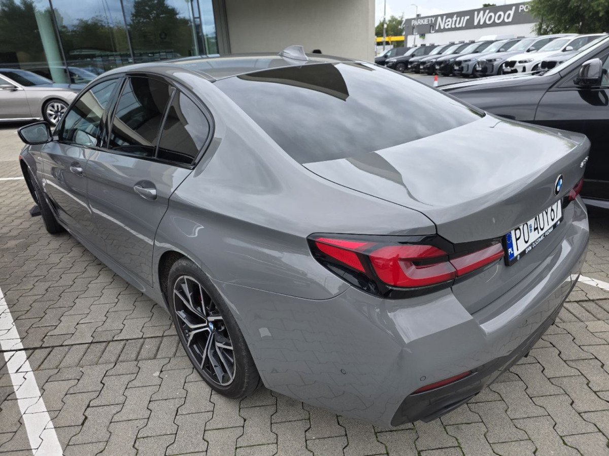 BMW 530e xDrive M Sport SEDAN - Berline: photos 3 BMW 530e xDrive M Sport SEDAN - Berline: photos 3