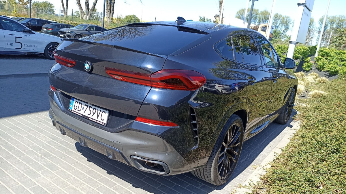 BMW X6 M50i SUV - SUV: photos 3 BMW X6 M50i SUV - SUV: photos 3