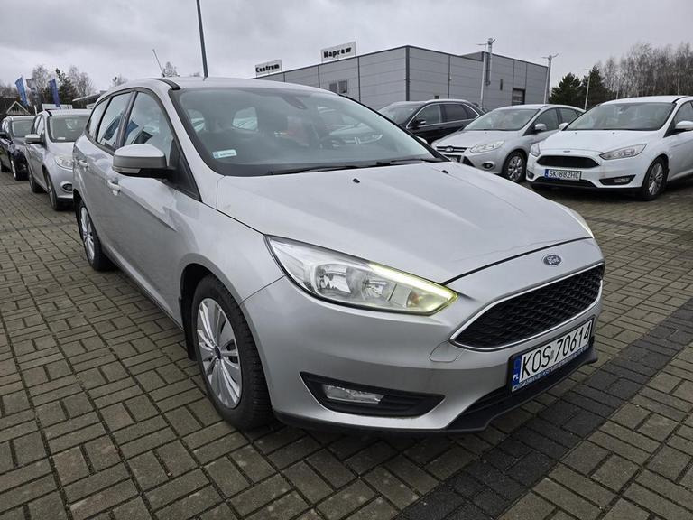 Voiture FORD FOCUS KOMBI