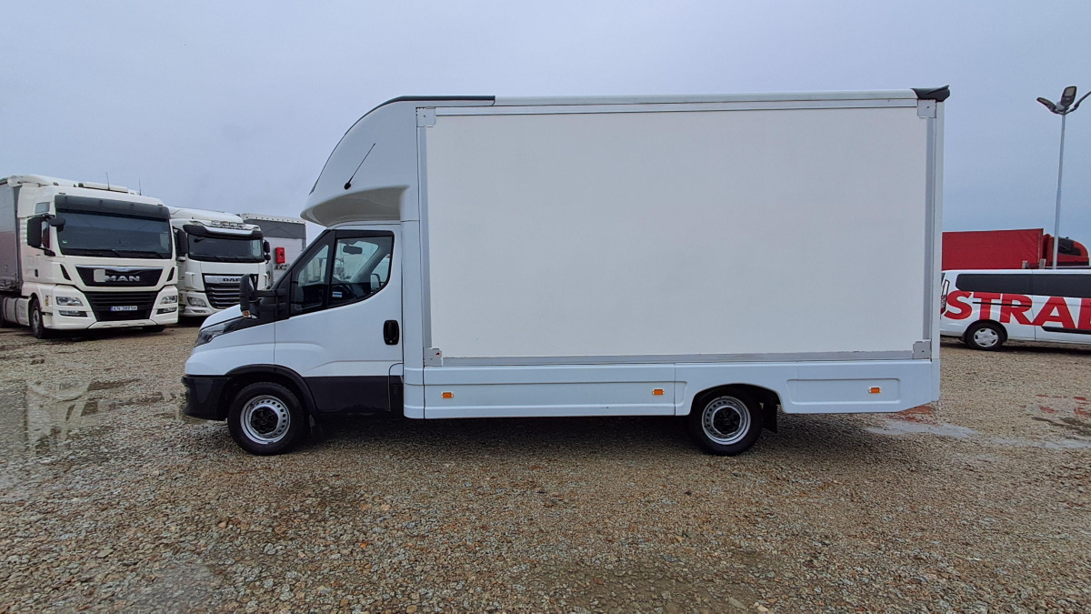 IVECO DAILY KONTENER - Fourgon grand volume: photos 4 IVECO DAILY KONTENER - Fourgon grand volume: photos 4