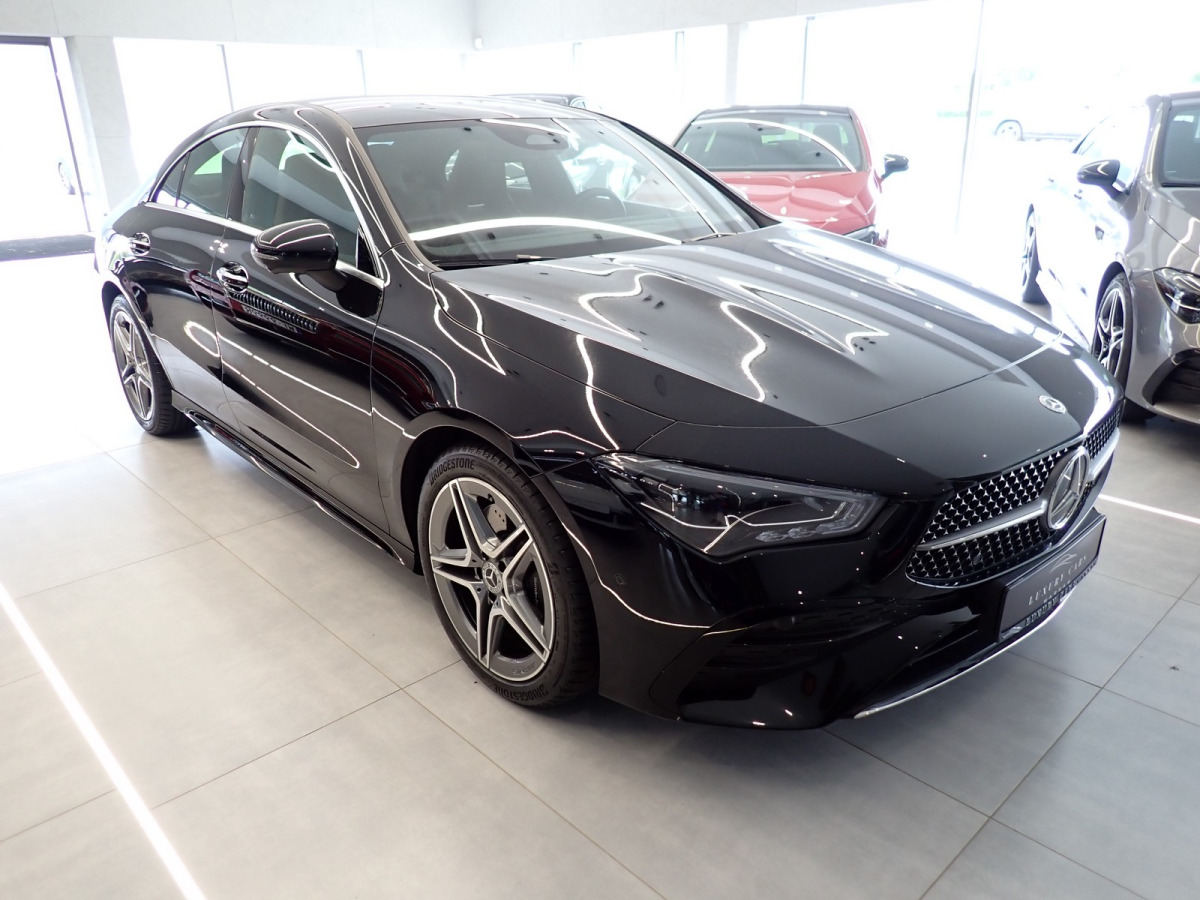 Berline MERCEDES BENZ CLA 200 SEDAN