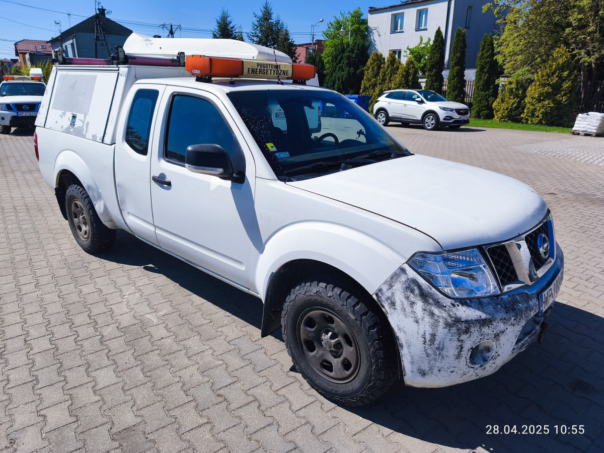 Voiture NISSAN NAVARA PICK-UP