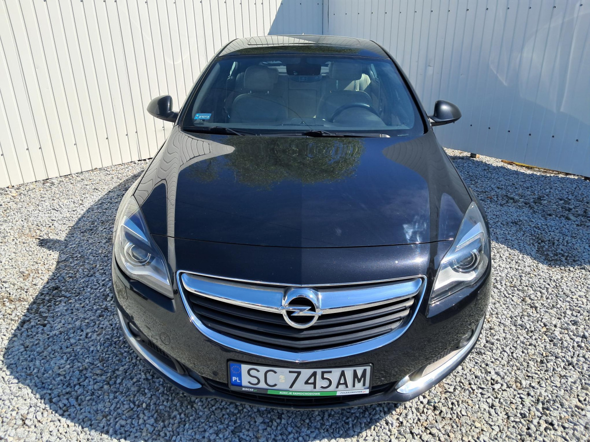OPEL INSIGNIA HATCHBACK - Voiture à hayon: photos 2 OPEL INSIGNIA HATCHBACK - Voiture à hayon: photos 2