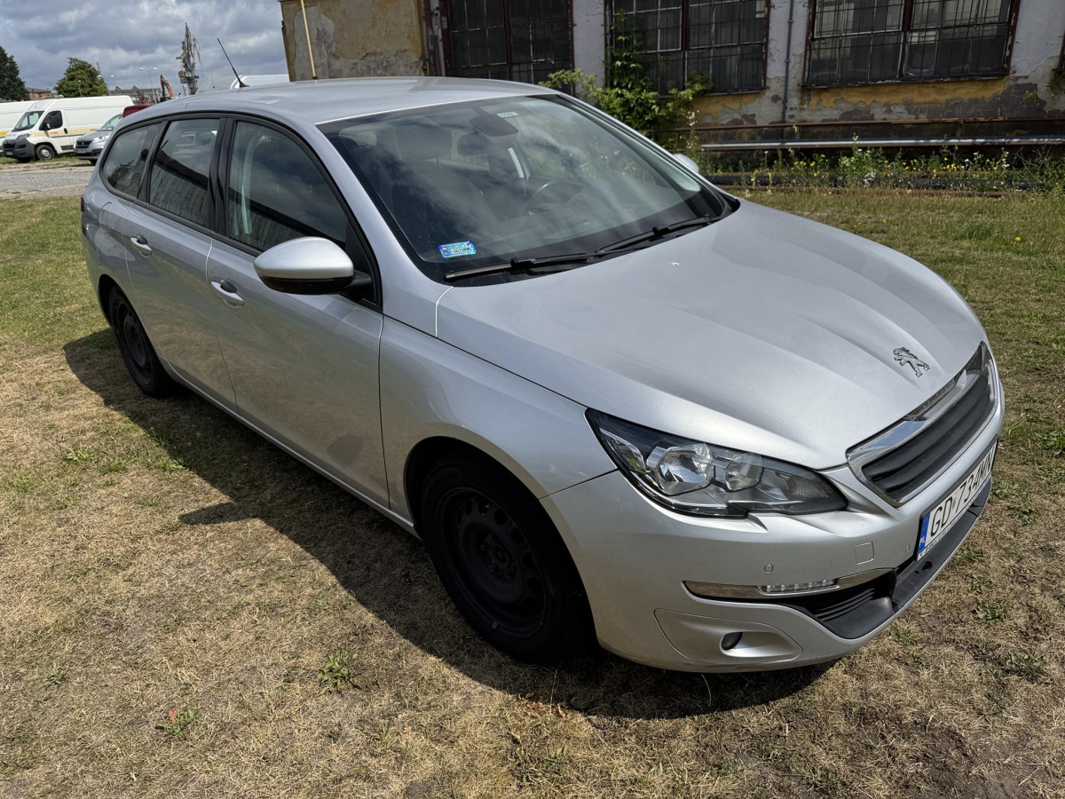 PEUGEOT 308 KOMBI - Voiture: photos 1 PEUGEOT 308 KOMBI - Voiture: photos 1