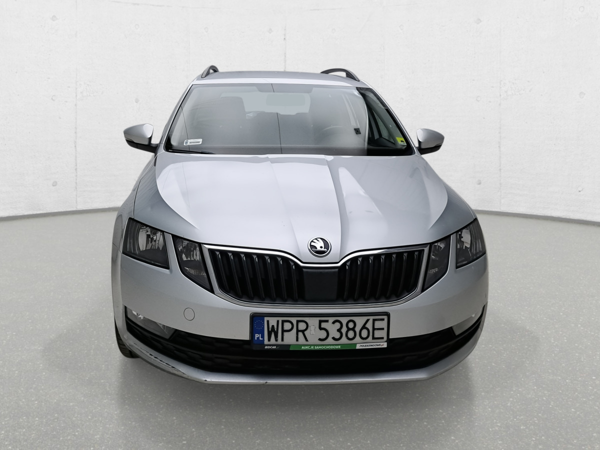 SKODA OCTAVIA KOMBI - Voiture: photos 3 SKODA OCTAVIA KOMBI - Voiture: photos 3