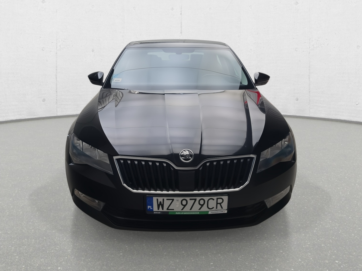 SKODA SUPERB LIFTBACK - Voiture: photos 4 SKODA SUPERB LIFTBACK - Voiture: photos 4