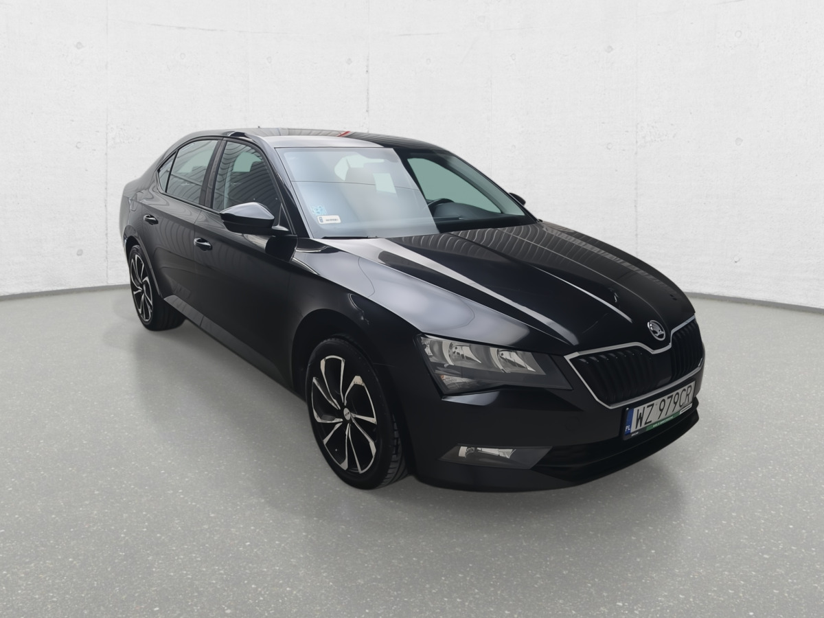 SKODA SUPERB LIFTBACK - Voiture: photos 1 SKODA SUPERB LIFTBACK - Voiture: photos 1