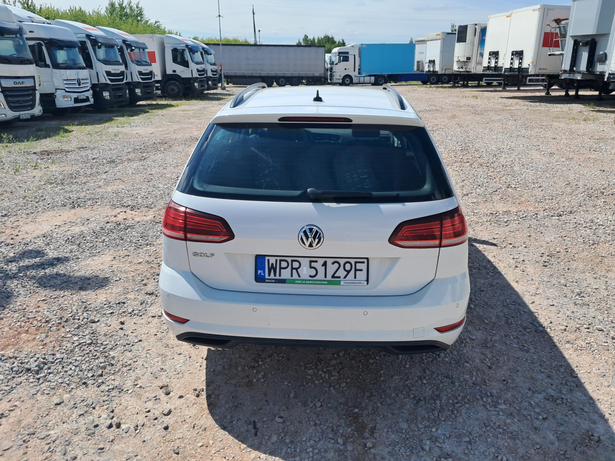VOLKSWAGEN GOLF KOMBI - Voiture: photos 5 VOLKSWAGEN GOLF KOMBI - Voiture: photos 5