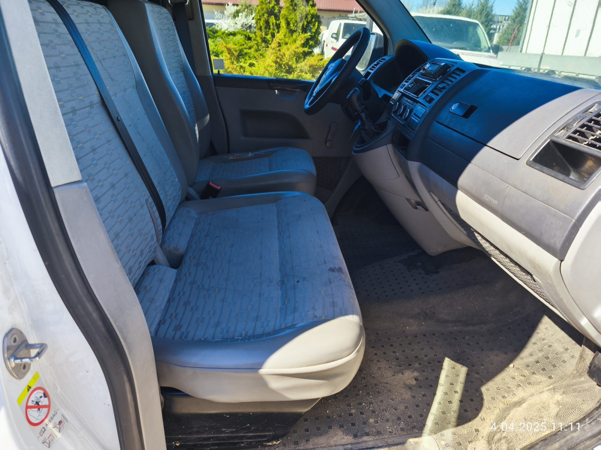 VOLKSWAGEN TRANSPORTER FURGON BLASZAK - Fourgon utilitaire: photos 5 VOLKSWAGEN TRANSPORTER FURGON BLASZAK - Fourgon utilitaire: photos 5