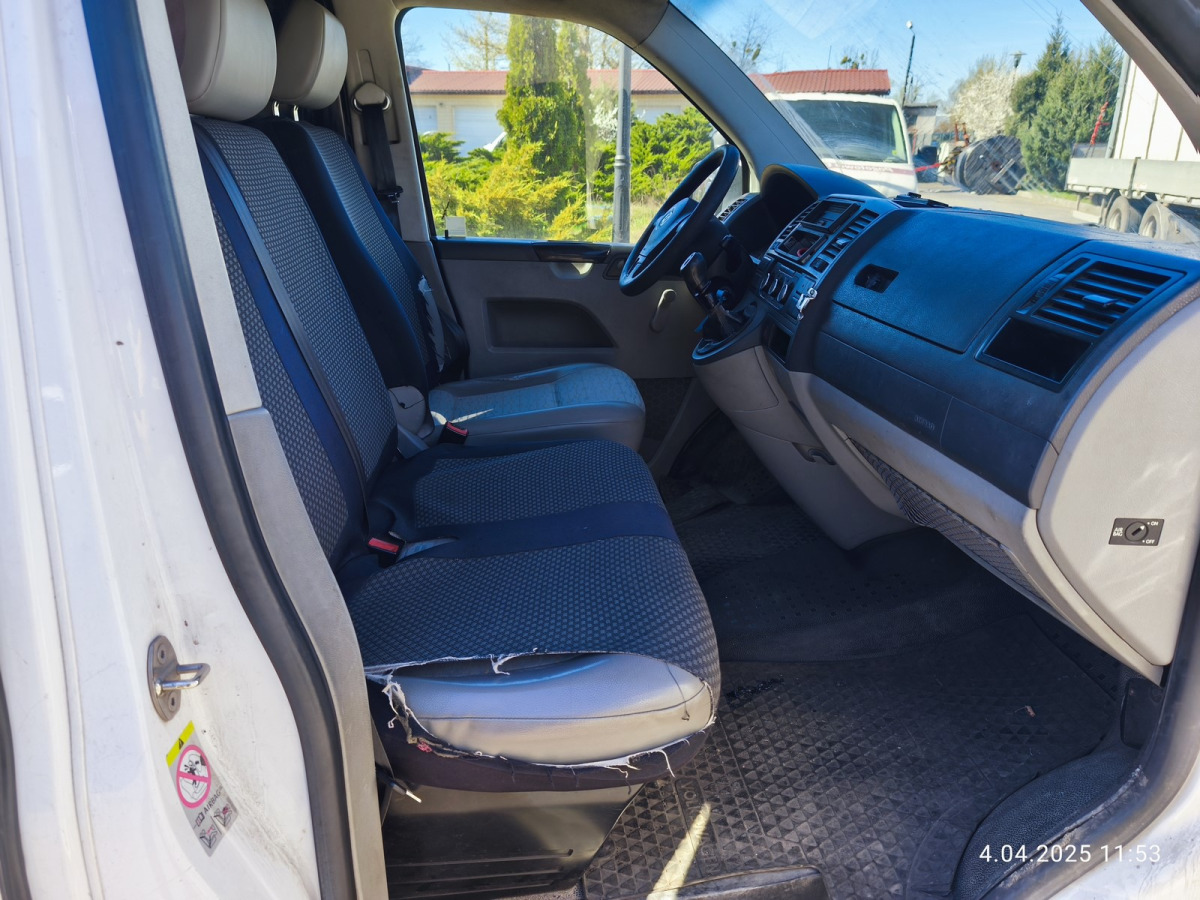 VOLKSWAGEN TRANSPORTER FURGON BLASZAK - Fourgon utilitaire: photos 5 VOLKSWAGEN TRANSPORTER FURGON BLASZAK - Fourgon utilitaire: photos 5