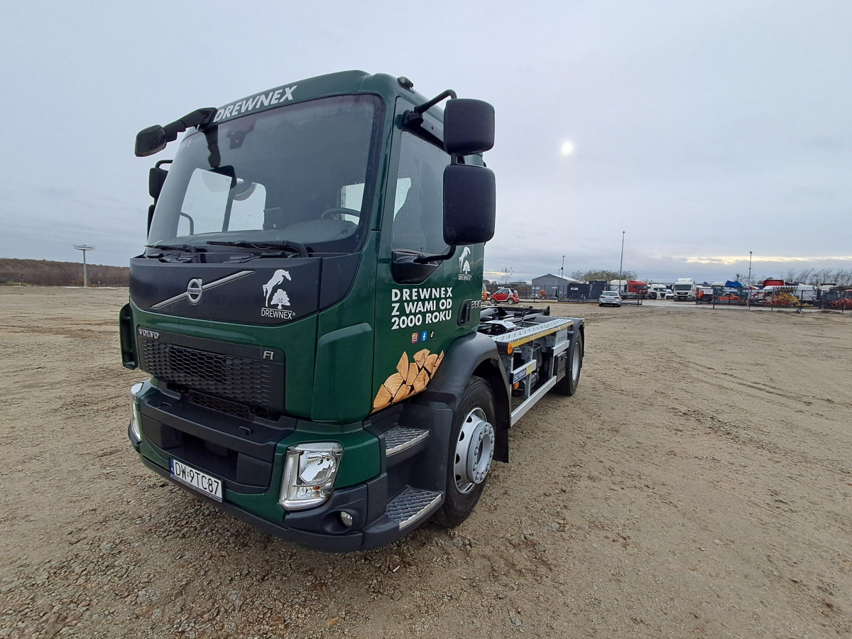 VOLVO FL - Camion ampliroll: photos 3 VOLVO FL - Camion ampliroll: photos 3