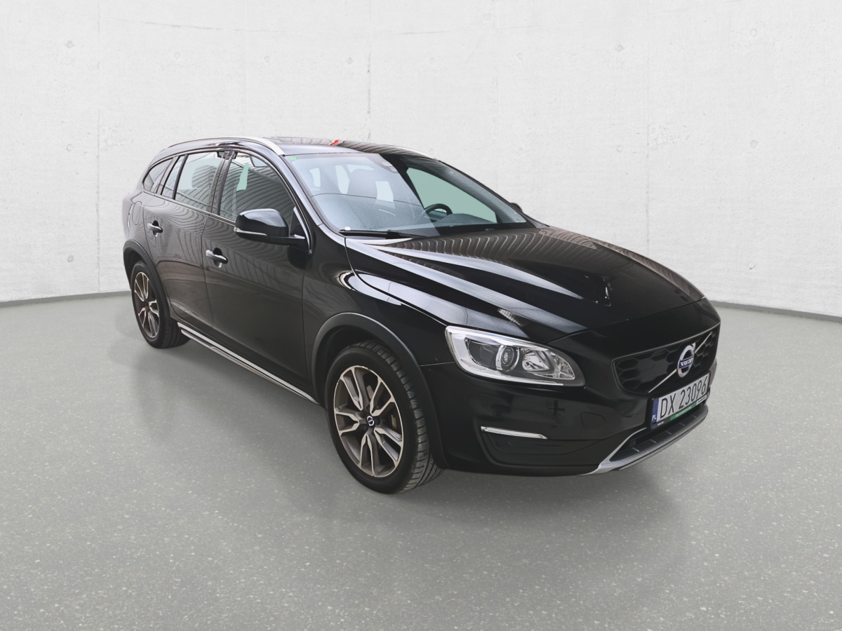 VOLVO V60 CROSS COUNTRY KOMBI - Voiture: photos 2 VOLVO V60 CROSS COUNTRY KOMBI - Voiture: photos 2