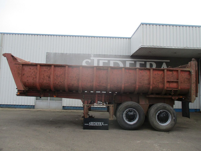 Fruehauf D33C , 2 axle , Steel tipper trailer , Drum Brakes , Spring suspension - Semi-remorque benne: photos 2 Fruehauf D33C , 2 axle , Steel tipper trailer , Drum Brakes , Spring suspension - Semi-remorque benne: photos 2