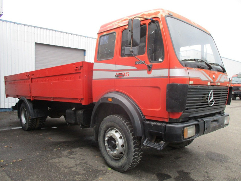Mercedes-Benz 1626 , V8 , ZF Manual , spring suspension - Camion plateau: photos 4 Mercedes-Benz 1626 , V8 , ZF Manual , spring suspension - Camion plateau: photos 4