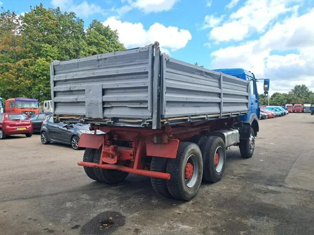Mercedes-Benz SK 2635 , V8 , Bi Turbo , 6x4 , ZF Manual , 3 Way Tipper , Spring suspension - Camion benne: photos 4 Mercedes-Benz SK 2635 , V8 , Bi Turbo , 6x4 , ZF Manual , 3 Way Tipper , Spring suspension - Camion benne: photos 4