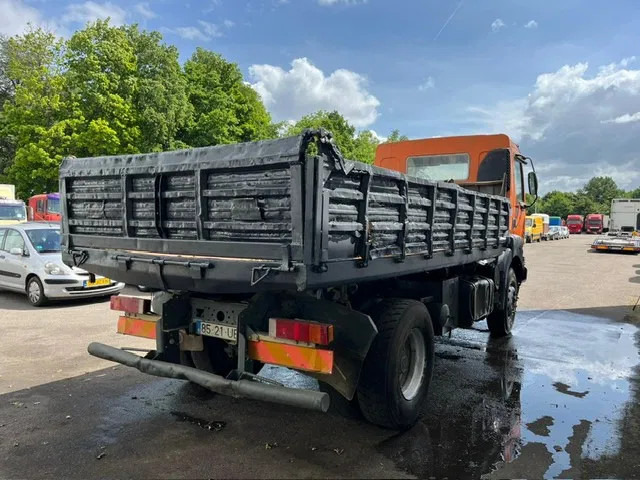 Renault Kerax 270 DCI , Manual , 3 way tipper , Spring suspension - Camion benne: photos 3 Renault Kerax 270 DCI , Manual , 3 way tipper , Spring suspension - Camion benne: photos 3