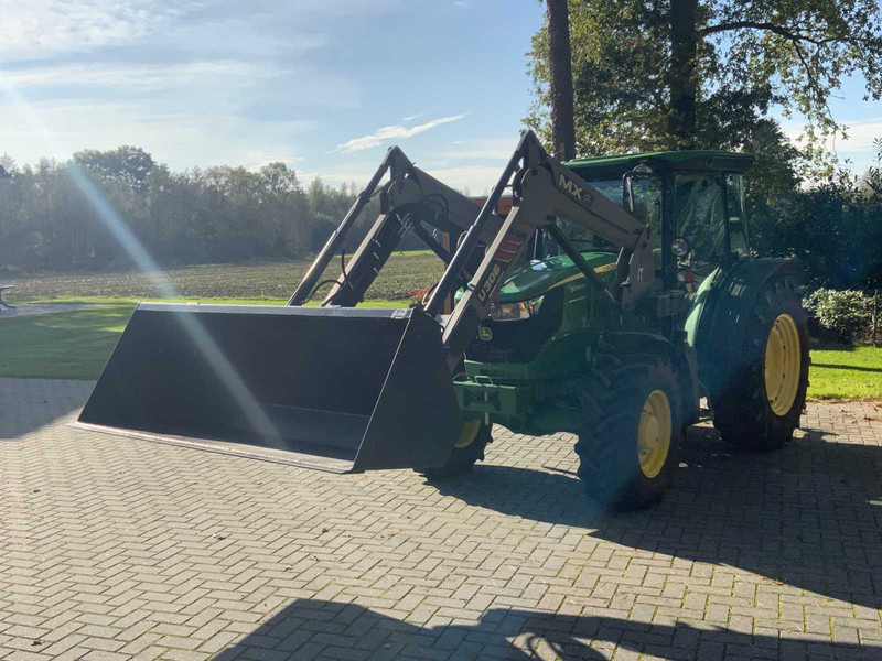 Tracteur agricole John Deere 5090G