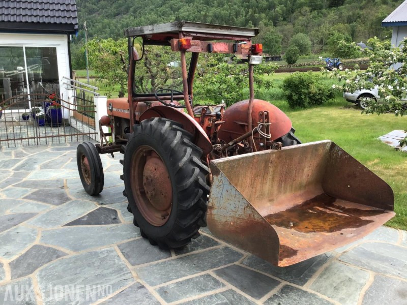 1966 Massey-Ferguson 130 Traktor m/Dalen-skuffe - Tracteur agricole: photos 4 1966 Massey-Ferguson 130 Traktor m/Dalen-skuffe - Tracteur agricole: photos 4