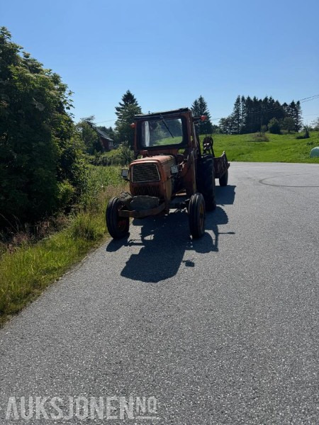 1973 Fiat 415 - Traktor med henger Skuffe og Vedkløyver - Tracteur agricole: photos 2 1973 Fiat 415 - Traktor med henger Skuffe og Vedkløyver - Tracteur agricole: photos 2