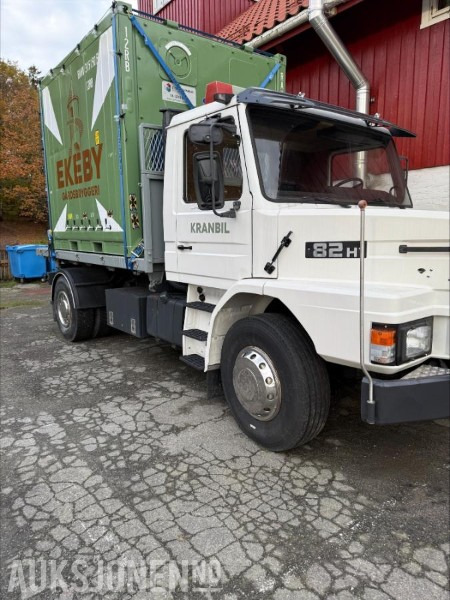 1983 Scania T82H4X2LI46 VETERAN. - Camion plateau: photos 1 1983 Scania T82H4X2LI46 VETERAN. - Camion plateau: photos 1