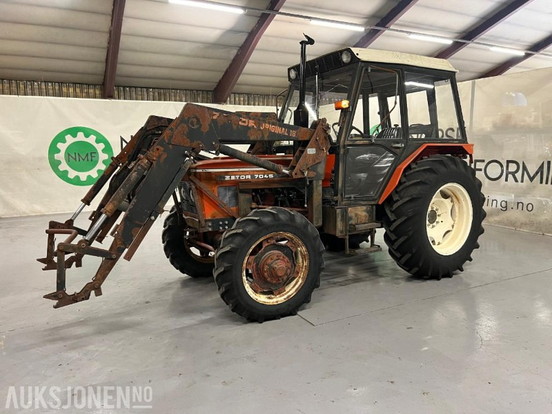 1983 Zetor 7045 - Tracteur agricole: photos 1 1983 Zetor 7045 - Tracteur agricole: photos 1