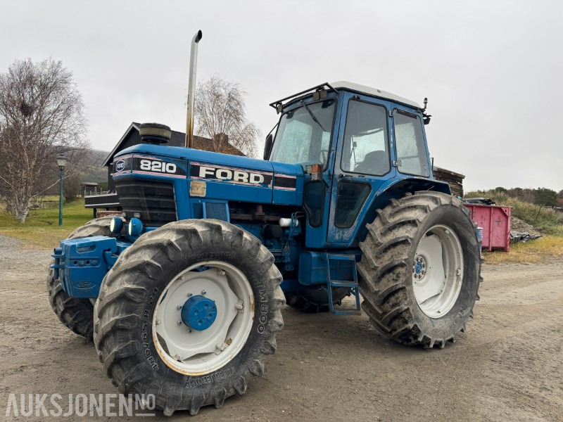 1985 Ford 8210 FWD traktor - Tracteur agricole: photos 1 1985 Ford 8210 FWD traktor - Tracteur agricole: photos 1