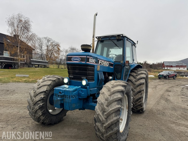 1985 Ford 8210 FWD traktor - Tracteur agricole: photos 2 1985 Ford 8210 FWD traktor - Tracteur agricole: photos 2