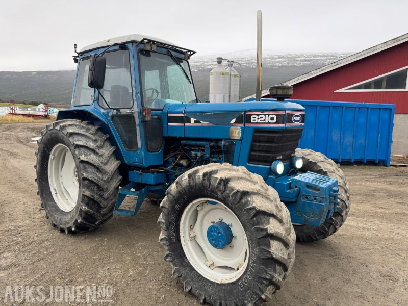1985 Ford 8210 FWD traktor - Tracteur agricole: photos 4 1985 Ford 8210 FWD traktor - Tracteur agricole: photos 4