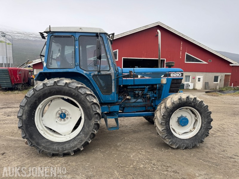 1985 Ford 8210 FWD traktor - Tracteur agricole: photos 5 1985 Ford 8210 FWD traktor - Tracteur agricole: photos 5